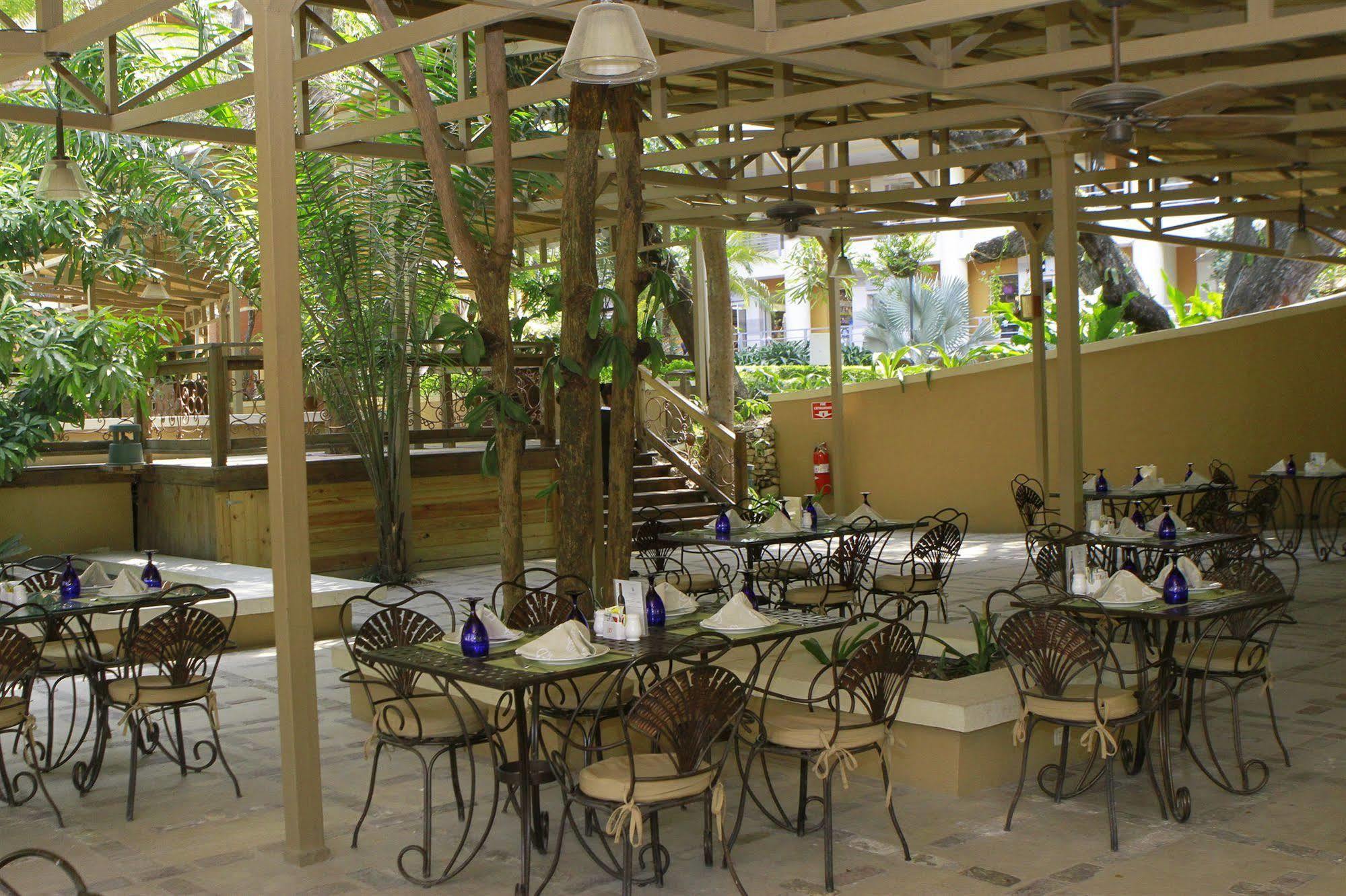 Hotel Royal Oasis (Adults Only) Port-au-Prince Exterior foto